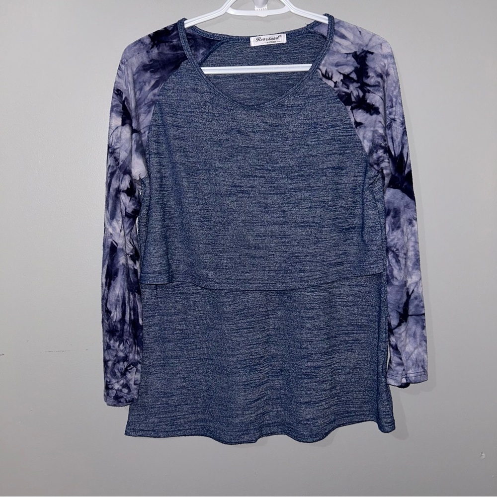 Bearsland Maternity Top with Tie-Dye Sleeve
